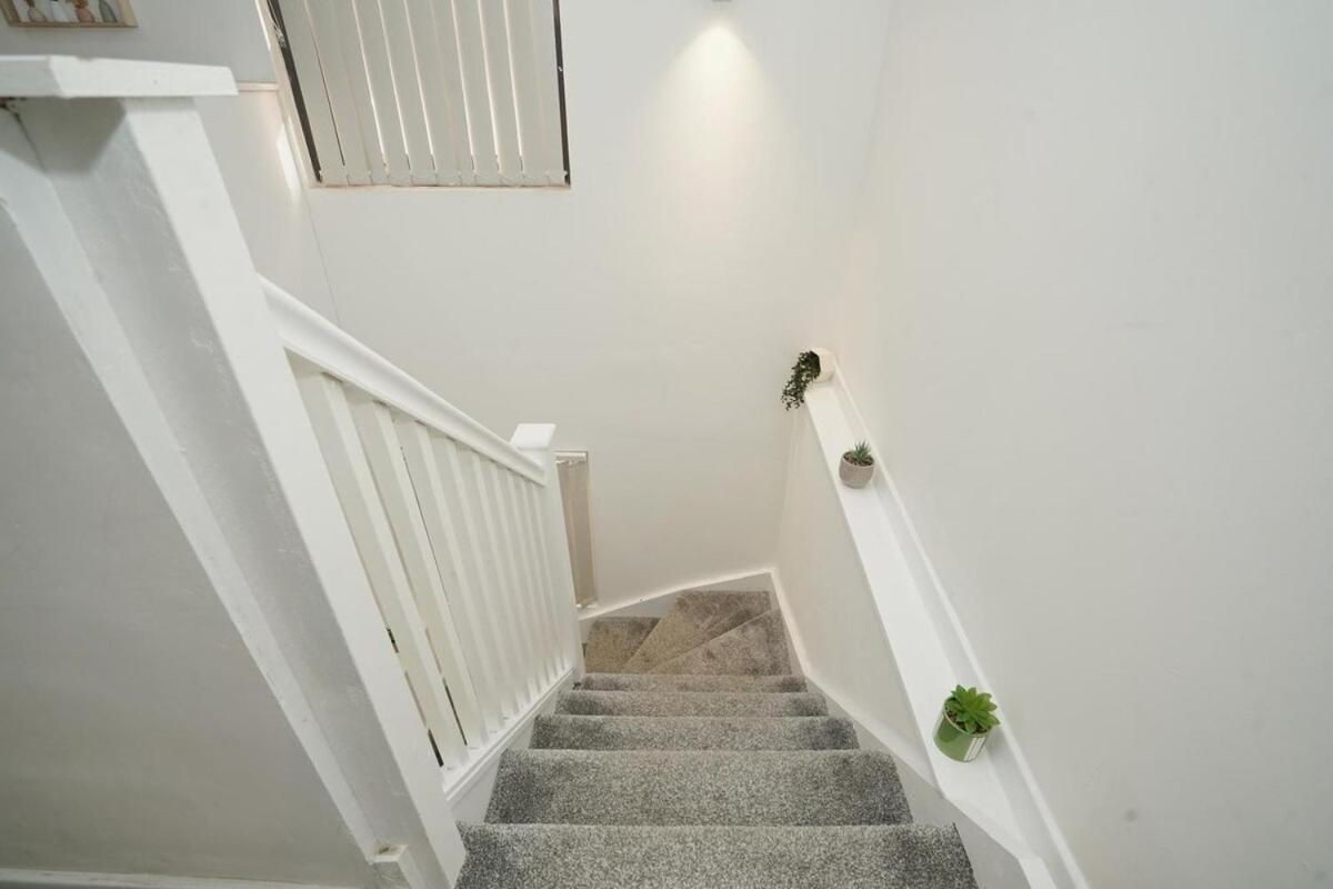 Modern By Arndale Center Apartment *